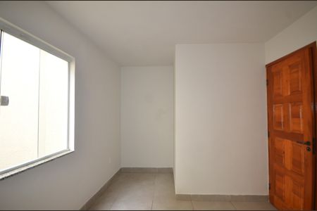 Sala de apartamento para alugar com 1 quarto, 30m² em Madureira, Rio de Janeiro