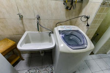 Apartamento à venda com 75m², 2 quartos e 1 vagaÁrea de Serviço