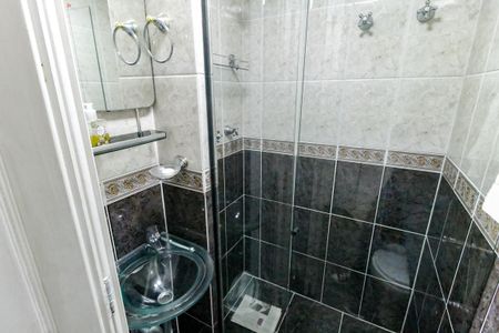 Apartamento à venda com 75m², 2 quartos e 1 vagaBanheiro Corredor