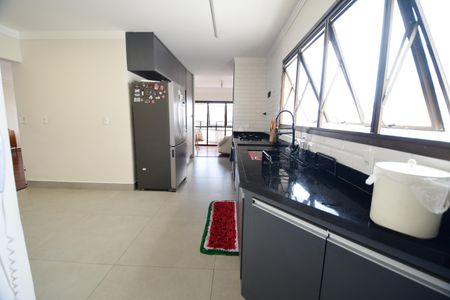 Apartamento à venda com 240m², 3 quartos e 2 vagasCozinha