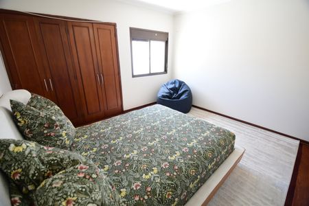 Apartamento à venda com 240m², 3 quartos e 2 vagasQuarto 3 - Suíte