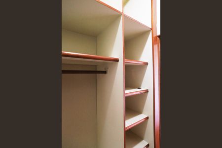 Apartamento para alugar com 100m², 3 quartos e 2 vagasCloset da suíte