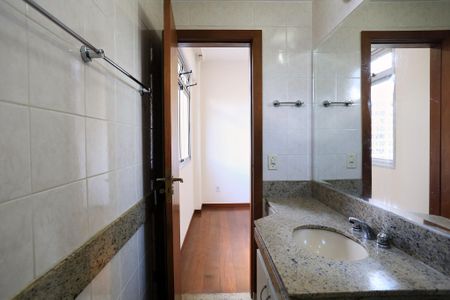 Apartamento para alugar com 100m², 3 quartos e 2 vagasBanheiro da Suíte