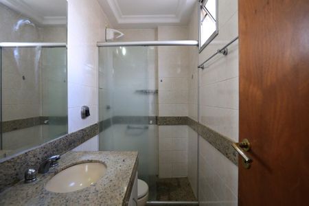 Apartamento para alugar com 100m², 3 quartos e 2 vagasBanheiro da Suíte