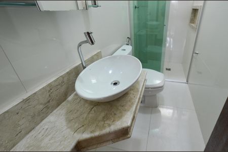 Apartamento para alugar com 70m², 3 quartos e 2 vagasBanheiro Social