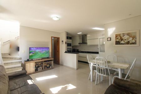 Sala de casa para alugar com 3 quartos, 94m² em Pinheirinho, Curitiba