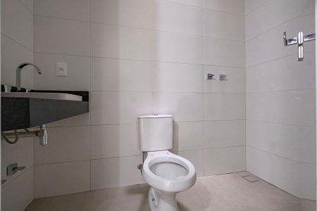 Casa de condomínio à venda com 140m², 2 quartos e 2 vagas Casa de condomínio à venda com 140m², 2 quartos e 2 vagasBanheiro