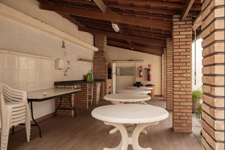 Apartamento à venda com 70m², 2 quartos e sem vagaÁrea comum - Churrasqueira