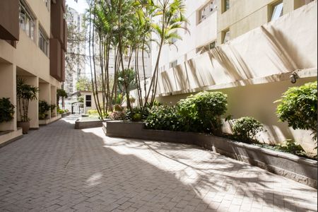 Apartamento à venda com 70m², 2 quartos e sem vagaÁrea comum