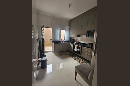Cozinha de casa para alugar com 2 quartos, 270m² em Jardim Mitsutani, São Paulo