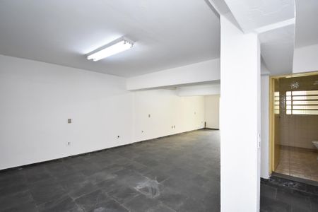 Casa para alugar com 258m², 3 quartos e 8 vagas Casa para alugar com 258m², 3 quartos e 8 vagasSala 2