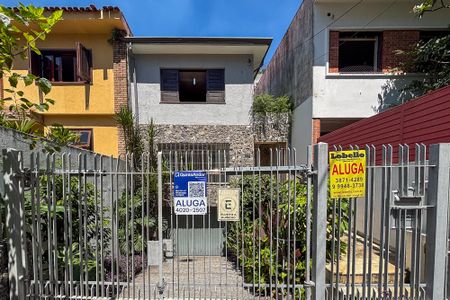 Casa para alugar com 258m², 3 quartos e 8 vagas Casa para alugar com 258m², 3 quartos e 8 vagasFachada