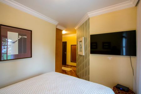 Casa à venda com 220m², 3 quartos e 5 vagasQuarto 1 - Suíte