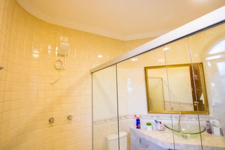 Casa à venda com 220m², 3 quartos e 5 vagasBanheiro do quarto 1