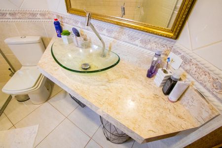 Casa à venda com 220m², 3 quartos e 5 vagasBanheiro do quarto 1