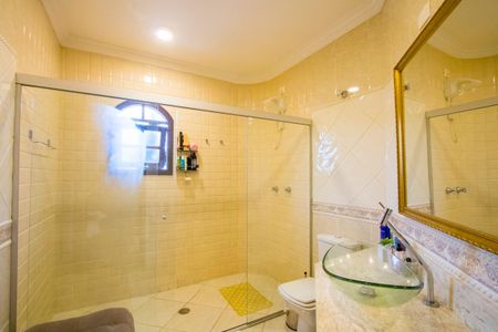 Casa à venda com 220m², 3 quartos e 5 vagasBanheiro do quarto 1