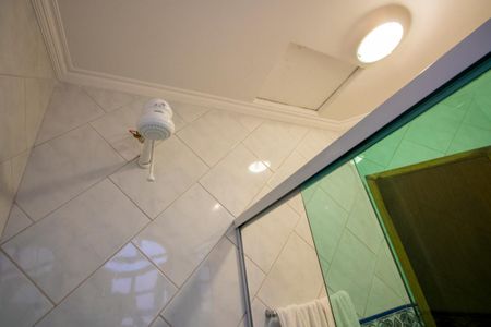 Casa à venda com 220m², 3 quartos e 5 vagasBanheiro social