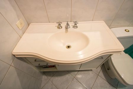 Casa à venda com 220m², 3 quartos e 5 vagasBanheiro social