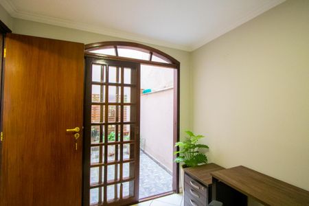 Casa à venda com 220m², 3 quartos e 5 vagasEscritório