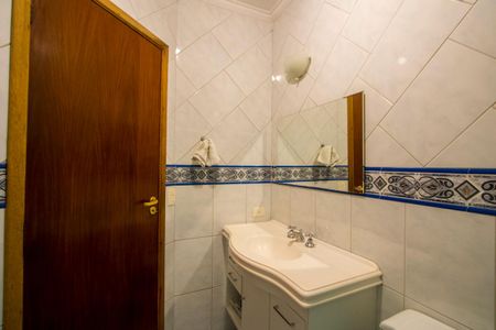 Casa à venda com 220m², 3 quartos e 5 vagasBanheiro social