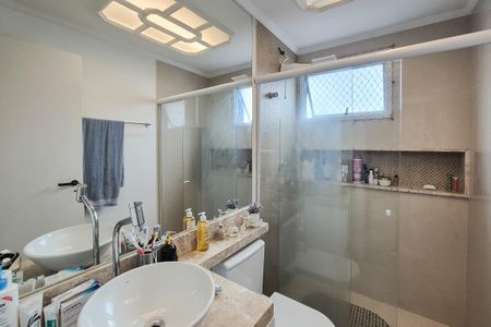 Apartamento à venda com 63m², 2 quartos e 1 vagaBanheiro Social