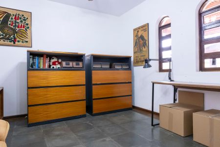 Casa de condomínio para alugar com 415m², 4 quartos e 4 vagasEscritório