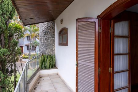 Casa de condomínio para alugar com 415m², 4 quartos e 4 vagasVista da Sacada