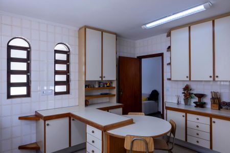 Casa de condomínio para alugar com 415m², 4 quartos e 4 vagasCozinha