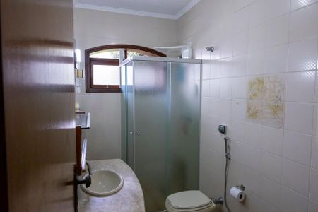 Casa de condomínio para alugar com 415m², 4 quartos e 4 vagasBanheiro Corredor
