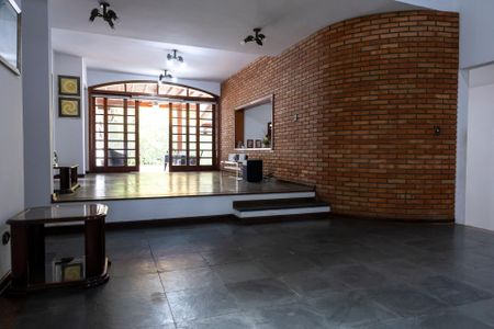 Casa de condomínio para alugar com 415m², 4 quartos e 4 vagasSala