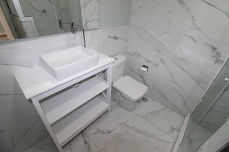 Banheiro de apartamento para alugar com 1 quarto, 50m² em Centro, São José dos Campos
