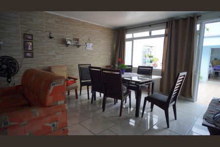 Sala  de casa à venda com 4 quartos, 128m² em Vila Nova, Porto Alegre
