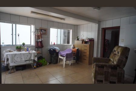 Casa à venda com 128m², 4 quartos e 2 vagas Casa à venda com 128m², 4 quartos e 2 vagasCozinha