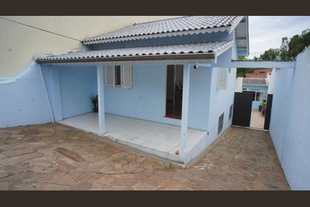Casa à venda com 128m², 4 quartos e 2 vagas Casa à venda com 128m², 4 quartos e 2 vagasFachada/garagem/acesso casa 2