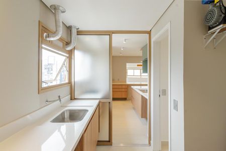 Apartamento à venda com 200m², 4 quartos e 1 vaga Apartamento à venda com 200m², 4 quartos e 1 vagaÁrea de Serviço