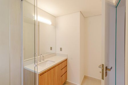 Apartamento à venda com 200m², 4 quartos e 1 vaga Apartamento à venda com 200m², 4 quartos e 1 vagaBanheiro da Suíte 1
