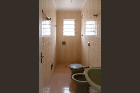 Casa à venda com 155m², 3 quartos e 2 vagasBanheiro