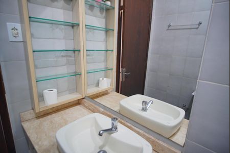 Apartamento à venda com 44m², 1 quarto e 1 vagaBanheiro Corredor