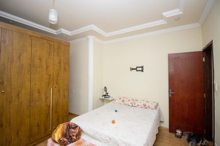 Casa à venda com 640m², 4 quartos e 4 vagasQuarto 1 - Casa 1