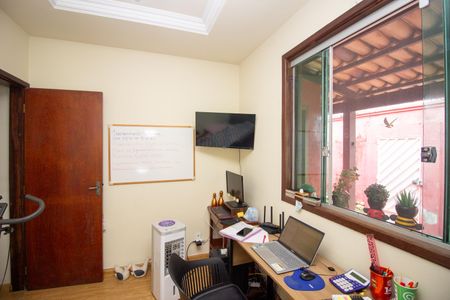 Casa à venda com 640m², 4 quartos e 4 vagasQuarto 2 - Casa 1