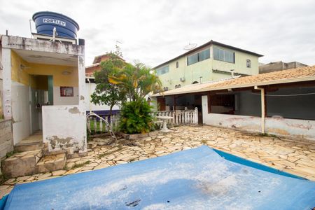 Casa à venda com 640m², 4 quartos e 4 vagasPiscina -  Casa 2