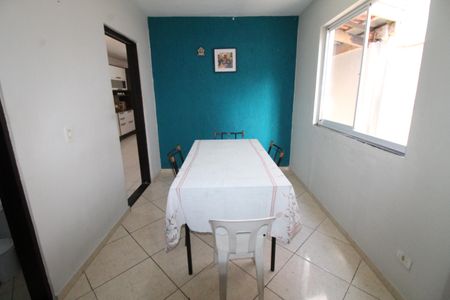 Sala de casa para alugar com 3 quartos, 120m² em Jardim Sao Judas Tadeu, São José dos Campos