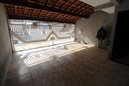 Garagem de casa para alugar com 3 quartos, 120m² em Jardim Sao Judas Tadeu, São José dos Campos