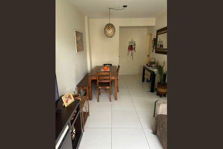 Apartamento à venda com 70m², 2 quartos e 2 vagas Apartamento à venda com 70m², 2 quartos e 2 vagasSala