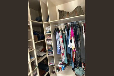 Apartamento à venda com 70m², 2 quartos e 2 vagas Apartamento à venda com 70m², 2 quartos e 2 vagasCloset