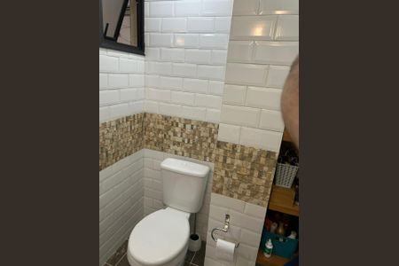 Apartamento à venda com 70m², 2 quartos e 2 vagas Apartamento à venda com 70m², 2 quartos e 2 vagasBanheiro