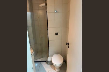 Apartamento à venda com 70m², 2 quartos e 2 vagas Apartamento à venda com 70m², 2 quartos e 2 vagasBanheiro