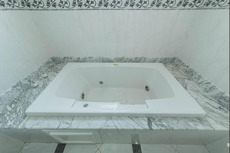 Apartamento à venda com 172m², 4 quartos e 4 vagasBanheiro da Suíte 3