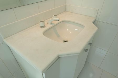 Apartamento à venda com 172m², 4 quartos e 4 vagasBanheiro da Suíte 2