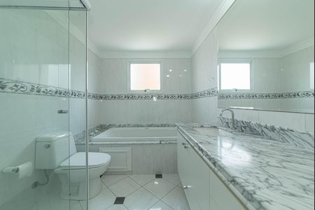 Apartamento à venda com 172m², 4 quartos e 4 vagasBanheiro da Suíte 3